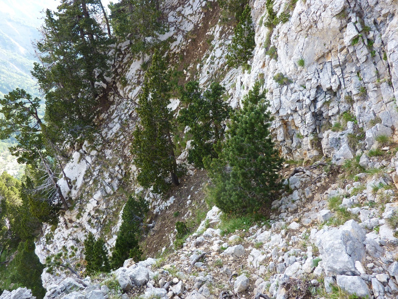 Regard arriÃ¨re sur la vire montante et la traversÃ©e prÃ©cÃ©dente