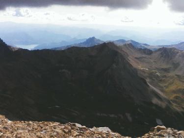 revire-soulÃ©ou , roche mÃ©ane et piarra au 1er plan , aiguilles de chabriÃ¨re au 2e