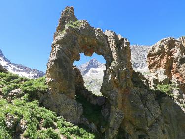Roche Percée et Lac de la Muzelle