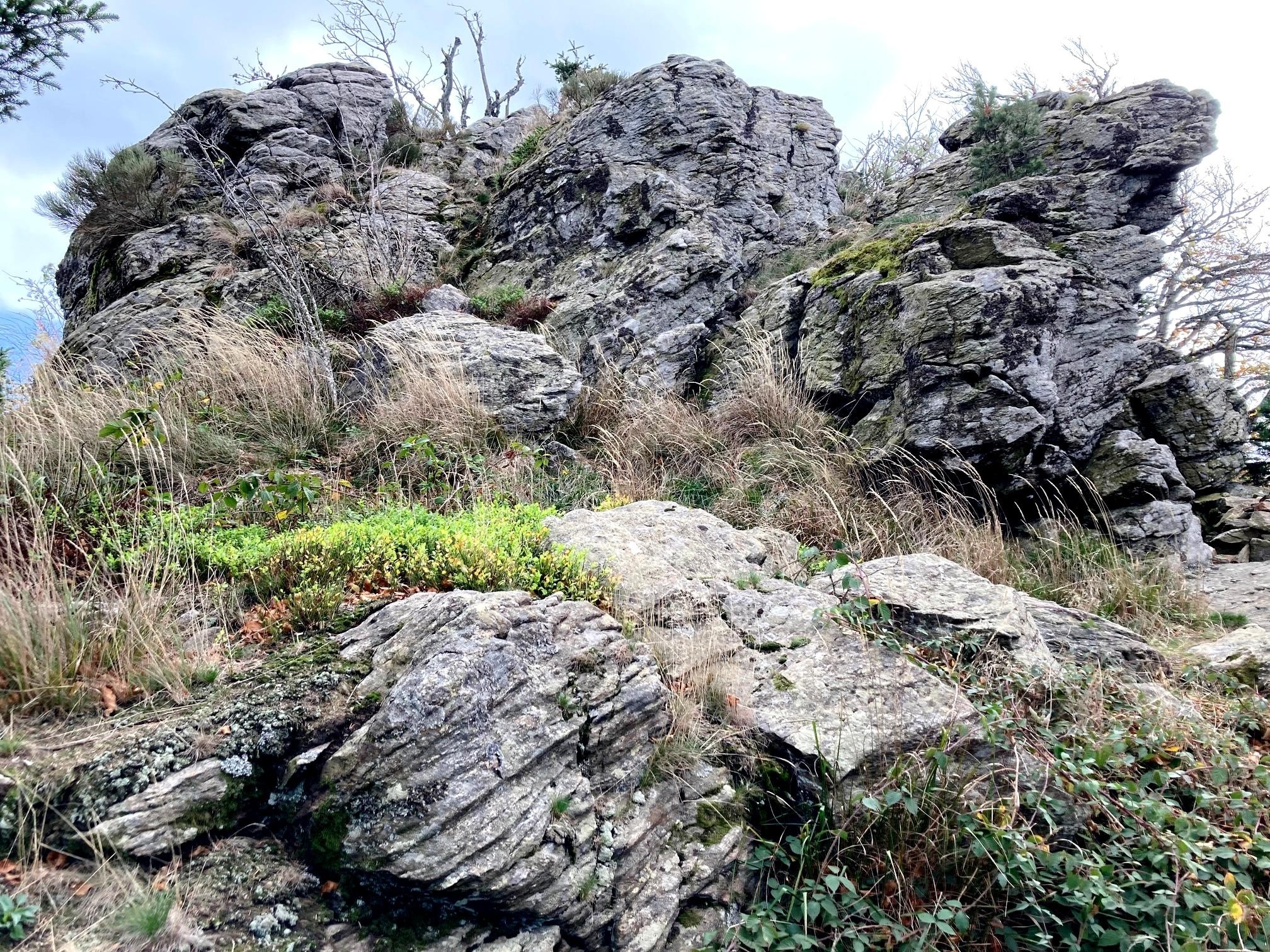 Rocher de la Chèvre (depuis le sentier)