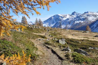 Sentier en balcon sur la Clarée.