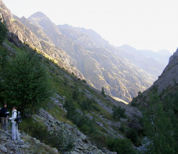 Sentier longeant le torrent du Diable