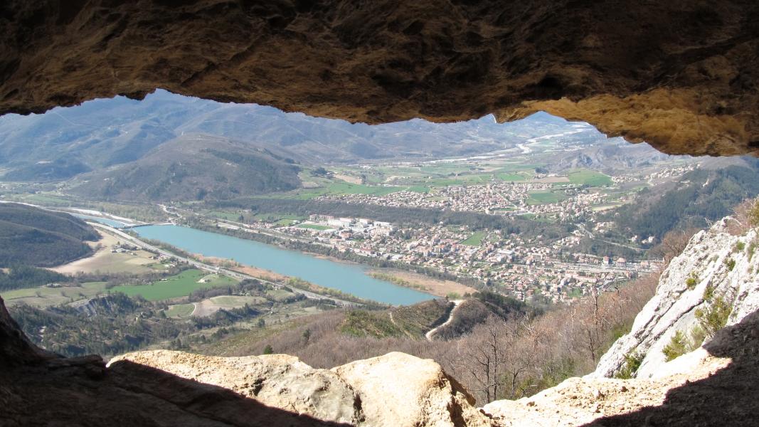 Sisteron vu de la grotte du Trou d'argent.