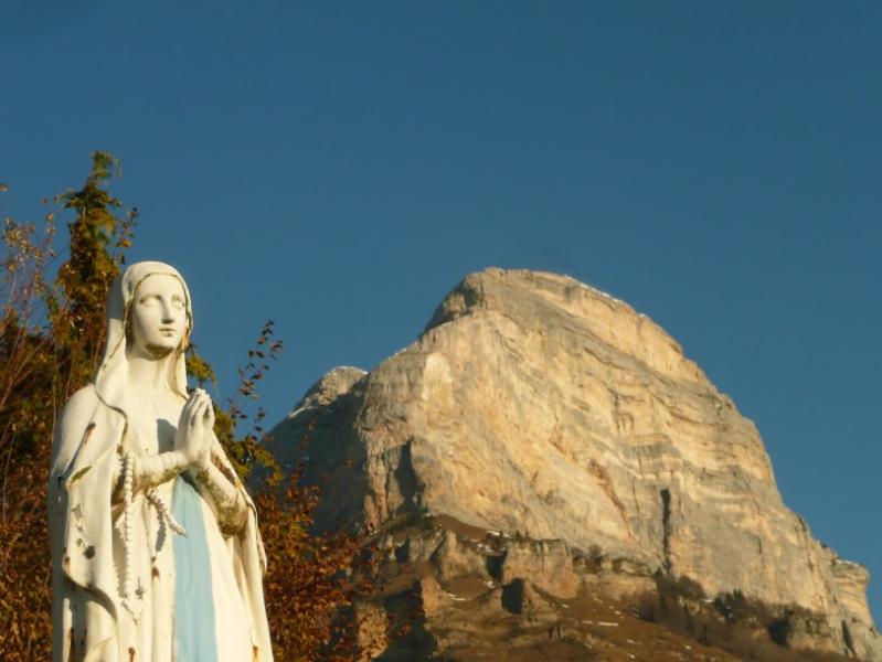 Sous le haut patronage de la Dent