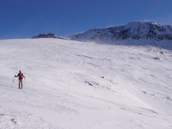 Sur l'arête
