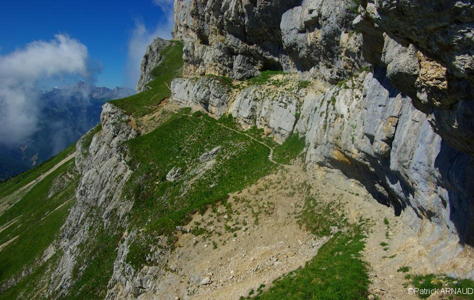 Sur la vire du Col des 2 Soeurs