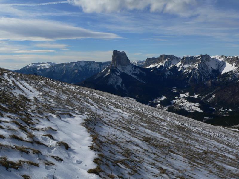 Sur les crêtes en montant, regard arrière