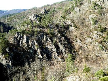 Saillies rocheuses autour de la Tour