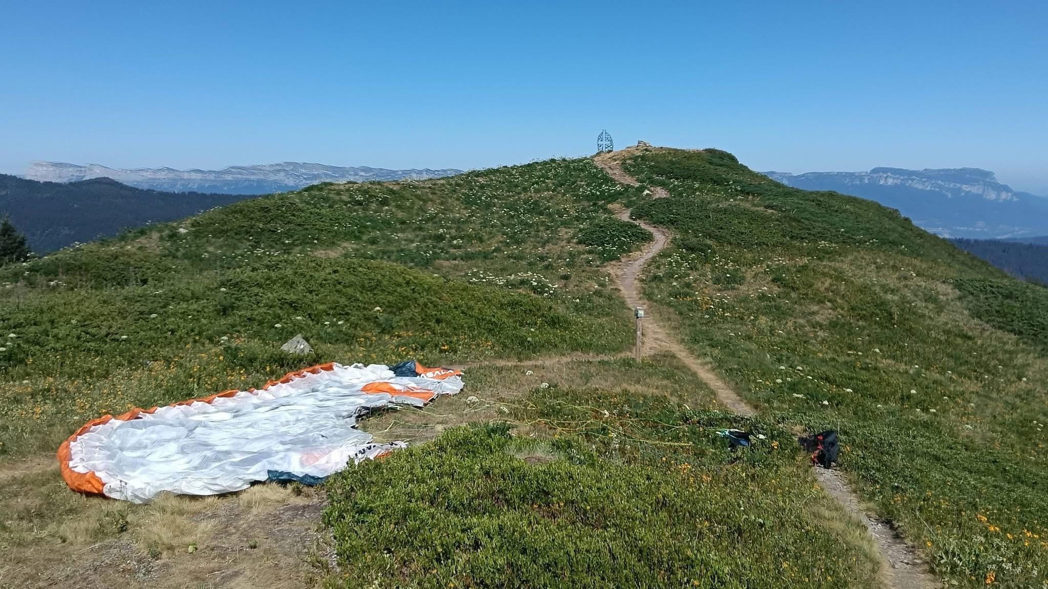 Seul maintenant au sommet 