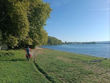 Single sur une longue plage 