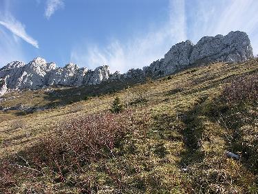 Plus haut sous le sommet