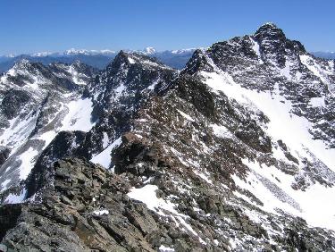 vue depuis la Pte est de la porte d&apos;église