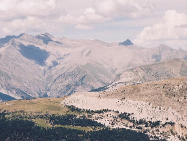 Vue sur la TÃªte de l&apos;Estrop et les 3 EvÃªchÃ©s