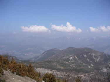 croix de justin au loin