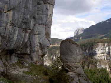 Vue sur un deuxième monolithe