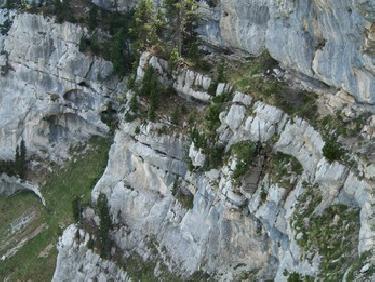 Sur la vire pour accéder au sangle