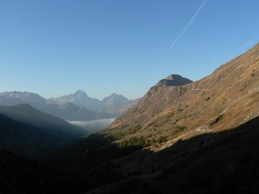 Vallée du Ferrand et Muzelle au petit matin