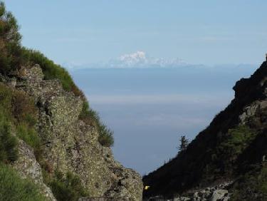 Entre 2 des 3 dents : le Mont Blanc