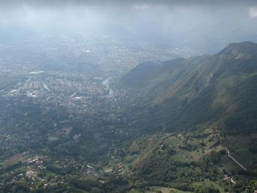 Grenoble et Le Rachais dans la brume