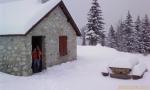 Devant le refuge de Roybon