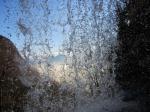 derrière la cascade....