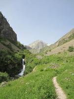 Encore du chemin à faire sous le ciel bleu