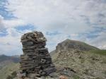 gros cairn pour petit sommet