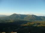 A l&apos;opposé, l&apos;étonnante montagne de Ceuze