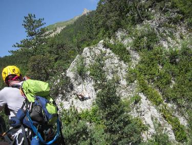 Agnès fait la zouave sur le pont!!
