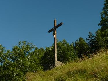 Puis une grande croix