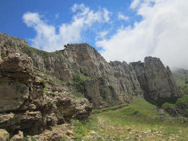 pique-nique sous les falaises