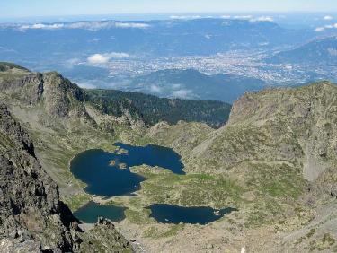 Vue sur les lacs Robert depuis le Grand Van