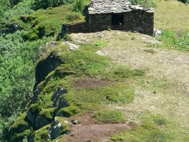 Ruine dans le vallon de Neuvache