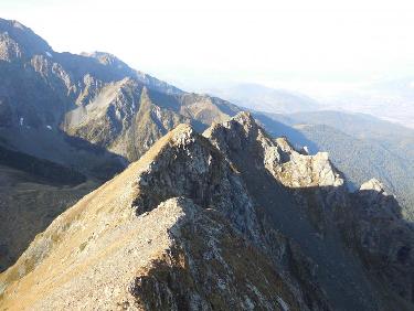 à cheval sur l&apos; arete