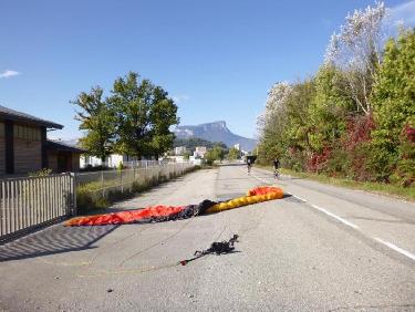 Heureusement il reste une route dÃ©gagÃ©e
