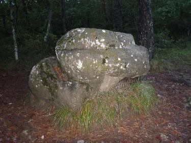 La fameuse pierre aux sacrifices