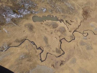 Et au fond coule une rivière