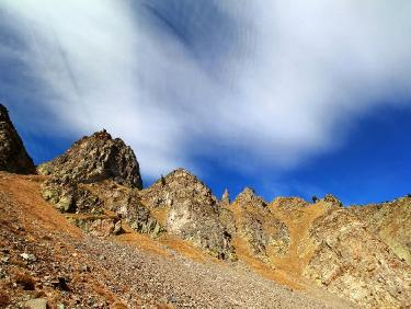 Univers Minéral sous la barre des Ecus