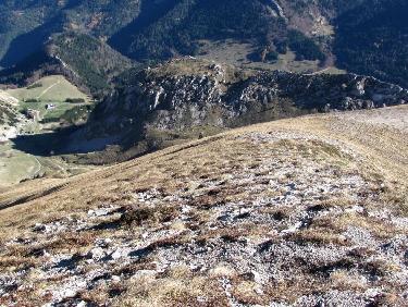 Dans le retro presque au sommet.