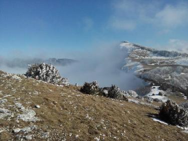 Le sommet attaqué par la brume.