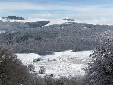 Plateau d&apos;Ambel : coté nord et vue vers l&apos;est.