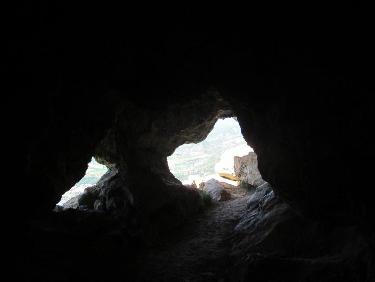 dans la grotte