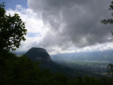 Sombre est l'horizon 