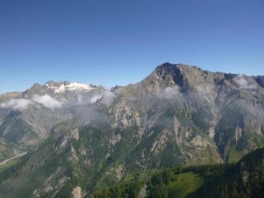 Les écrins en toile de fond