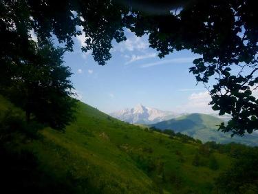 Soudain, au sortir de la foret, le panorama éclate