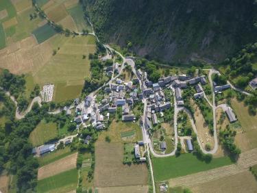 Les Angelas et son attérro près du cimetière