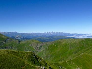 Vue sur les grands sommets depuis le cap de Dosse