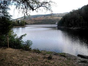 Digue du barrage de la Rive