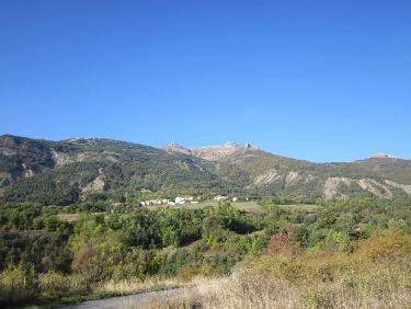 Esparron sous la montagne de Rochefort