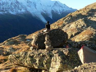 Bivouac majestueux face au Mont-Blanc